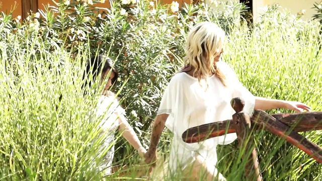 Busty Blondes Wild Outdoor Threesome