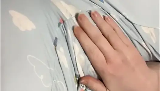 Creamy pussy squirts piss all over dildo