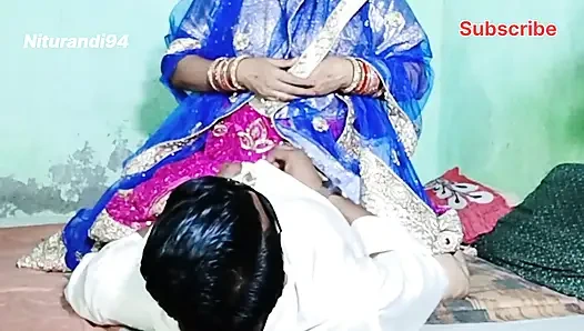 Baldızımın her iki göğüsünü de emdim ve tamamen sikildi