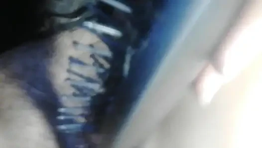Muasin memekku sendirian di rumah: aku lagi muasin memekku sendirian (rekaman seks asli)