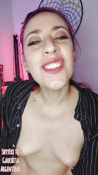 O agiota está de volta para mais de mim agora ele está coletando me fodendo corno JOI