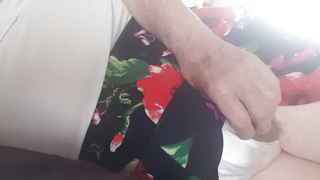 Svilenkaste gaćice i suknja lijepo