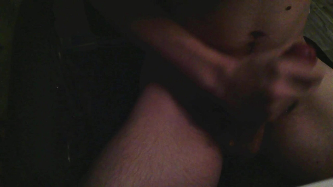 19歳の若者が楽しみでオナニー