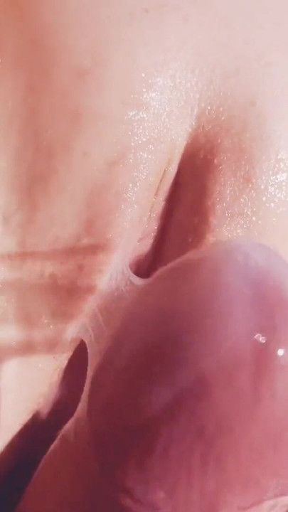 Måste-se ögonblick från "God morgon! Sperma inuti och gnugga min styvdotter oskuld fitta till orgasm"