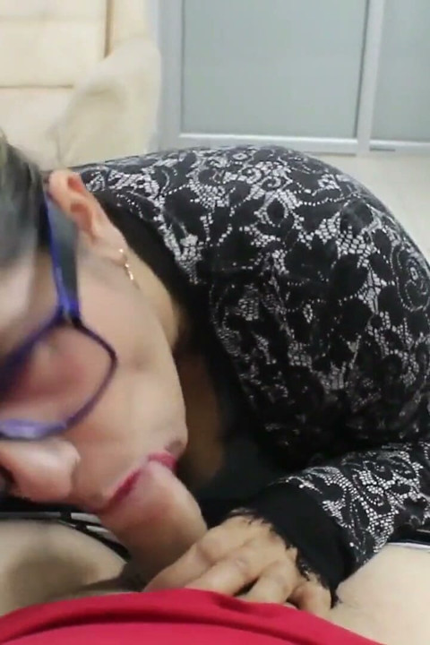 Mi Amiga Me Habla De Su Intimidad Con Su Novio Y Me Dan Ganas De Que Me Folle a Mi Tambien - Porno E