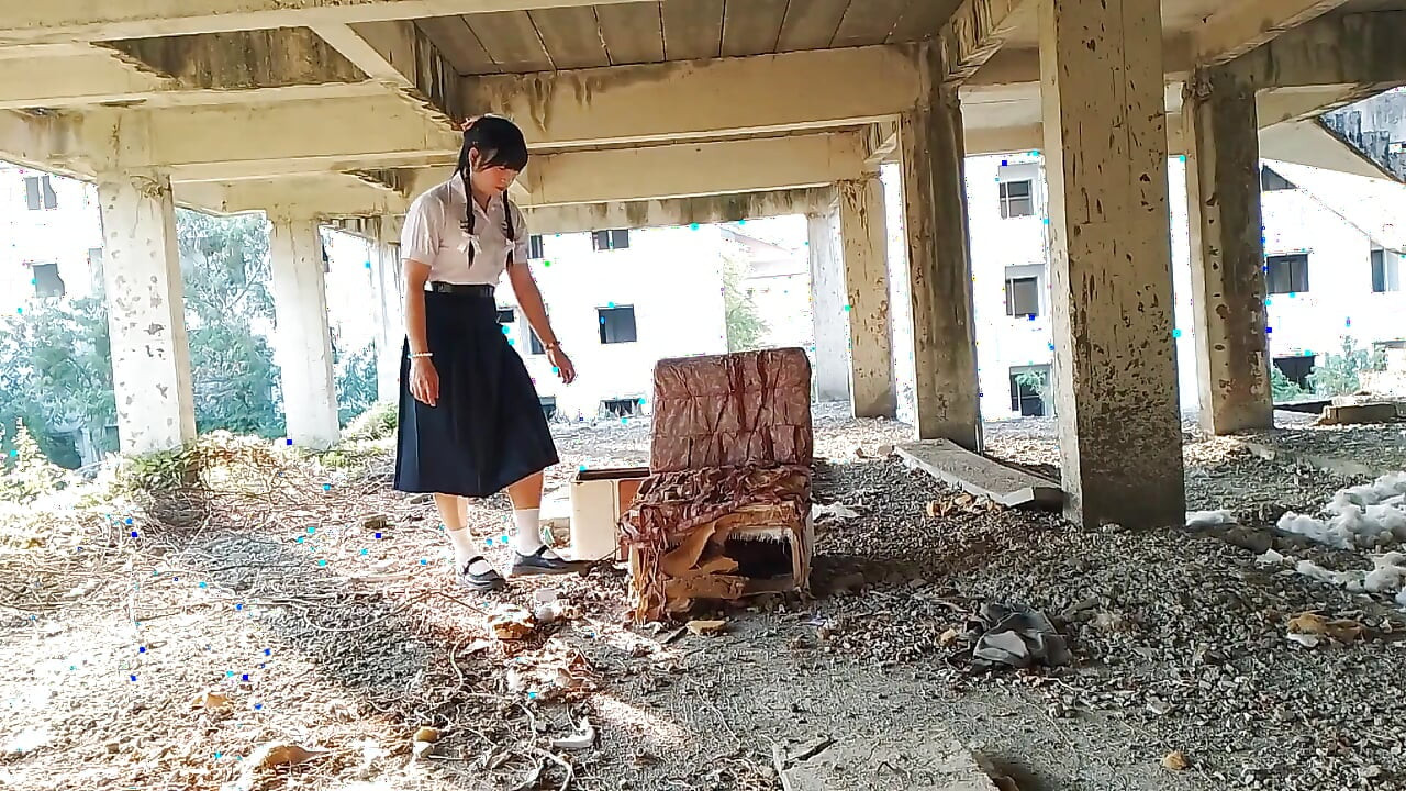 FN004 Student ladyboy solo