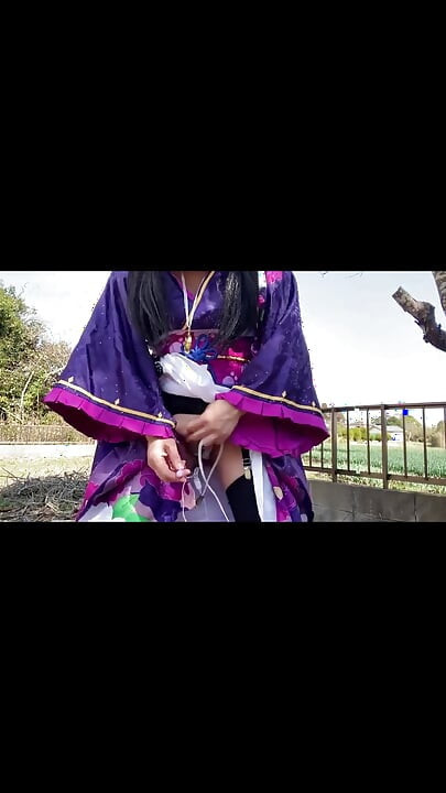 Br.132 Igranje na poljima dok nosi kimono