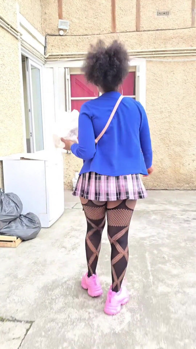 Must-see moment from "Surprise under my skirt"