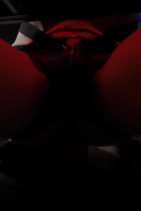 Chubby Alpha served by skinny Bottom