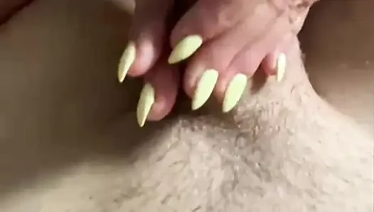 Orta yaşlı seksi kadın yarağımla mastürbasyon yapıyor