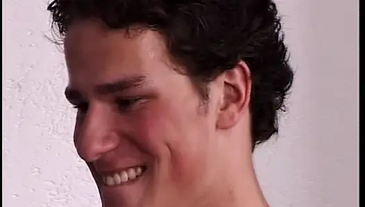 Zwei deutsche MILfs werden im selben haus gefickt