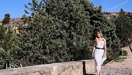 Dewi Yunani Grwm, riasan wajah dan pakaian