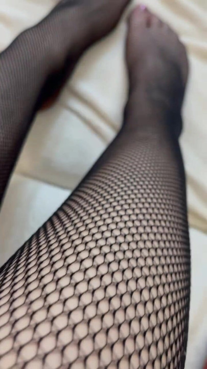 Bu bacakların göğsünde olmasını ister misin?