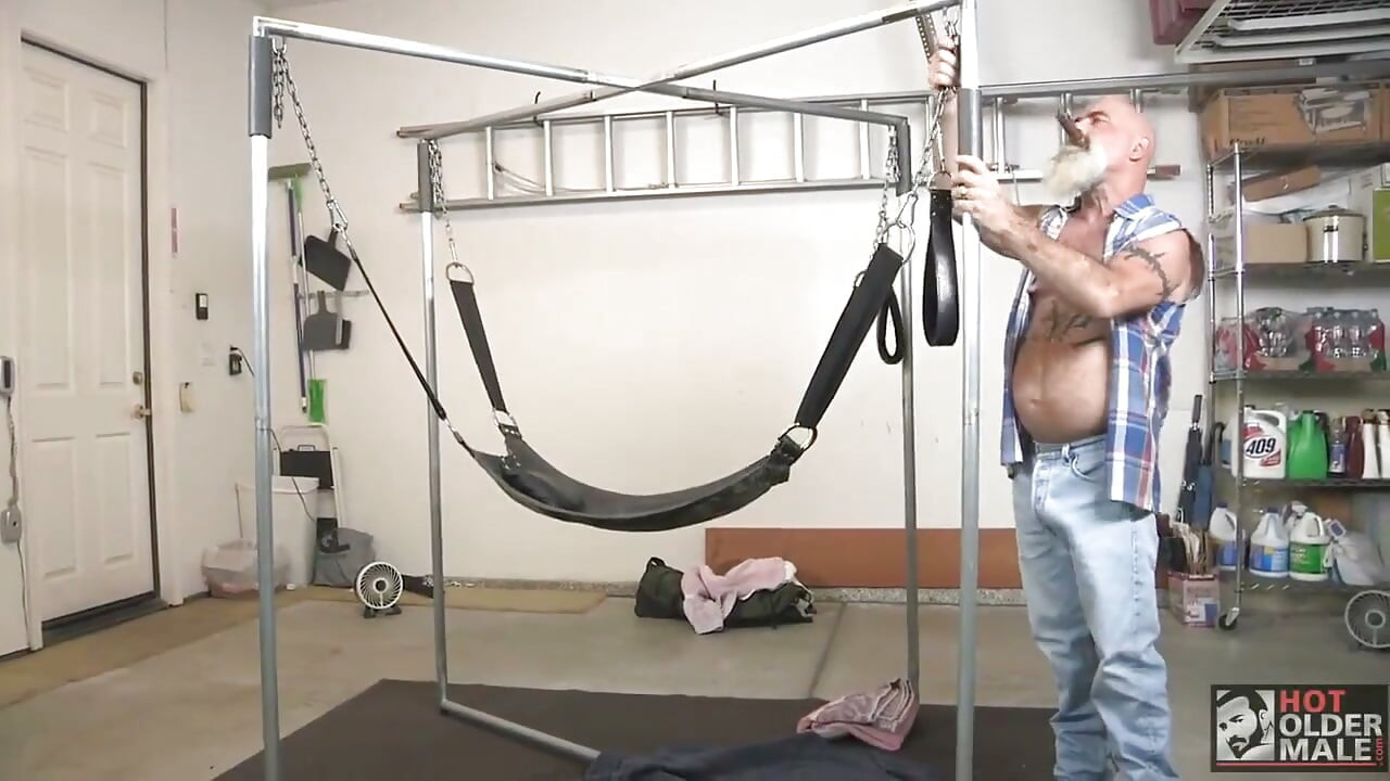 Steve Hurley Plays Rough with Scott Reynolds