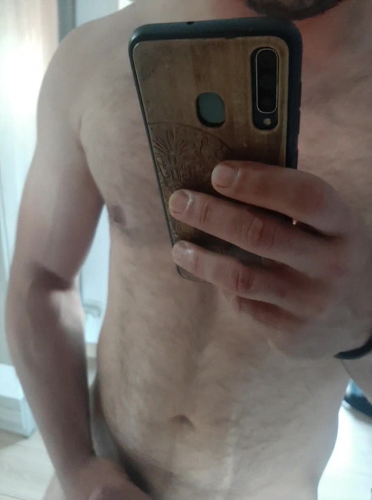 Straw in front of the mirror