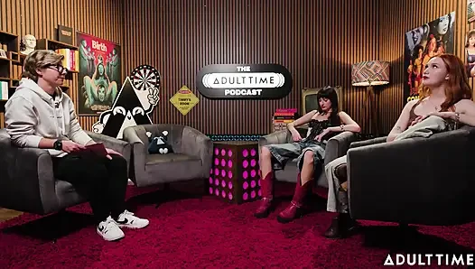 Foto kaki Lana Smalls & Scarlet Skies Feet, Gangguan, & Shrek Dirty Talk | Podcast Khusus Orang Dewasa