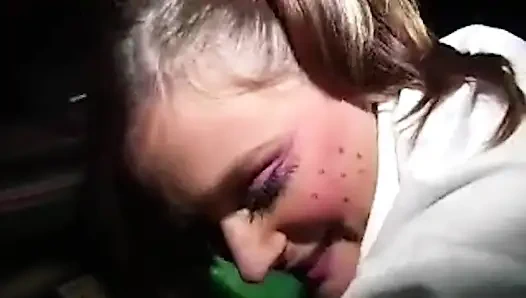 Küçük Liseli Kız Domalıyor