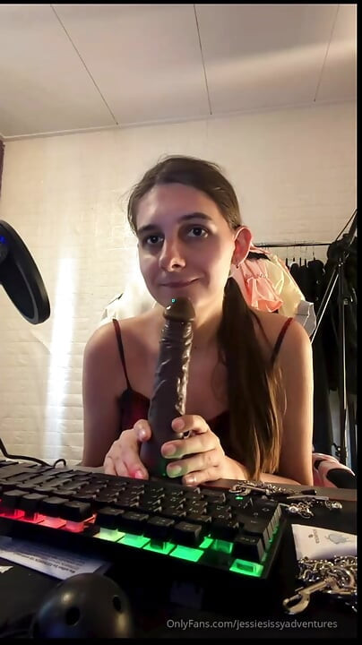 sissy girl destroys her throat with big bbc while in chastity