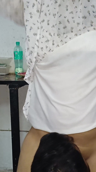 Aku ngentot kakak ipar indiaku di dapur saat dia lagi masak | Klip 2