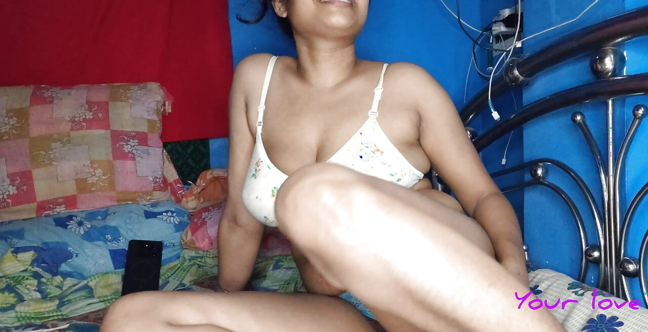 My friend's wife came to the house alone I liked her ass, so I licked her asshole and fucked her thoroughly.