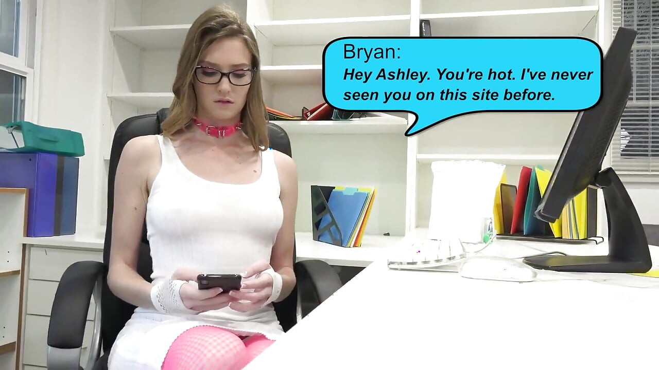 Ashley Lane在办公室感到无聊, 在她的办公桌上和随机男人做爱