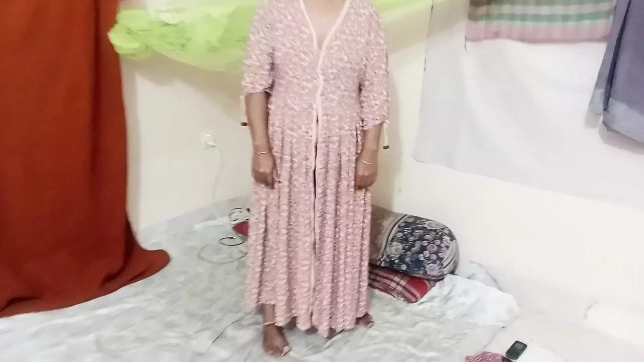 I found my aunty alone in the house and started fucking her