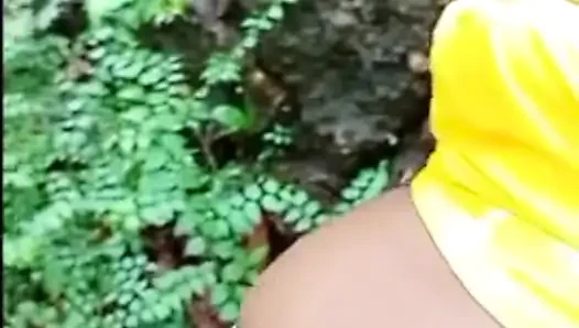 Meine frau fickt im wald