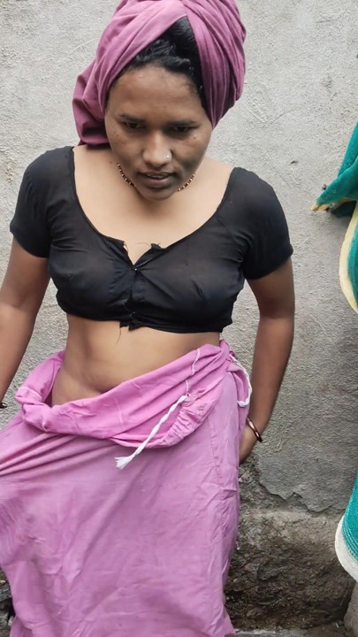 Sweety bhabhi bath | Clip 1