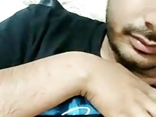 Красивый индийский парень-гей, обнаженный видеозвонок дези