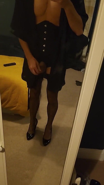 Давай помастурбировать в моей комнате