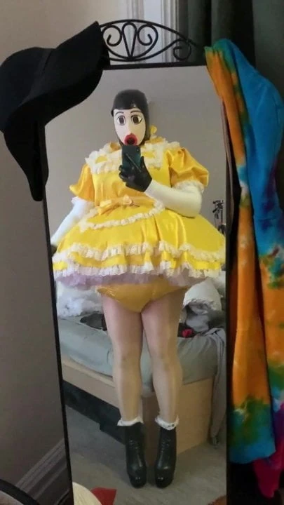 Frilly sissy diaper pantyhose  maid shows off outfit
