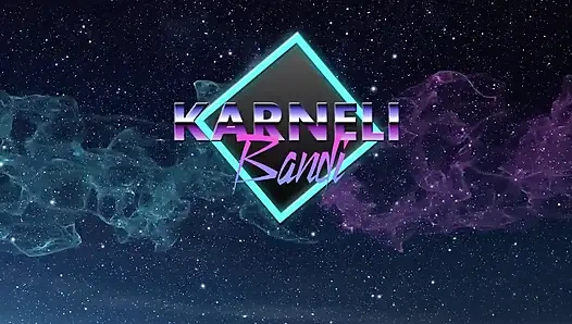 Возбужденная кошечка играет с дилдо и мокрой киской. Карнели Банди