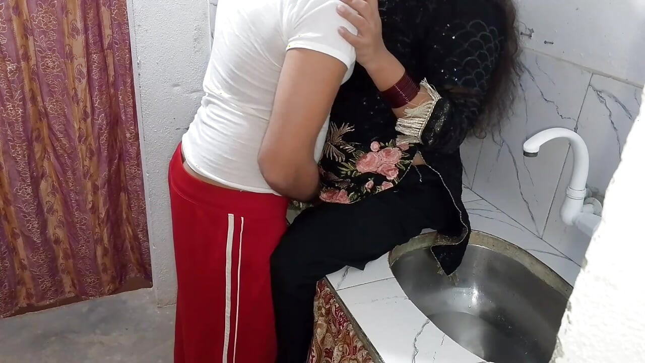 kitchen me to maza he alag ata hai