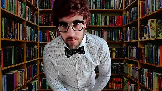 Cadılar Bayramı için eğlenceli bir asmr inek rolü yaptı!