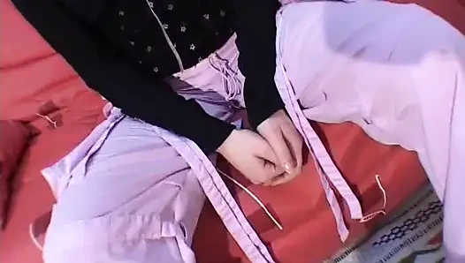 Angélique Bitman'ı emiyor