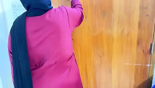 Когда отчима нет дома, то пасынок плохо трахает свою мачеху