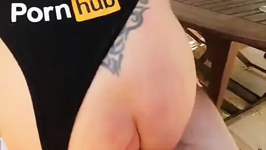ANAL: Er kaufte mir einen pornhub-körper und brachte mich, meinen kleinen roten arsch auf seinem schwanz zu sitzen