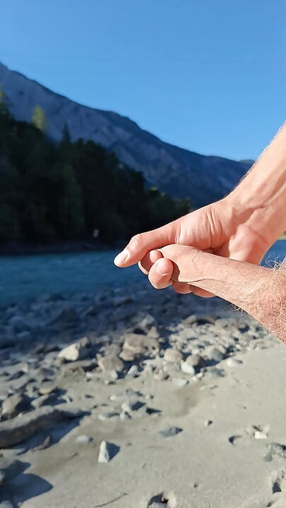 Na praia na Áustria Amigos feriado todos os dias