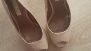 business woman heels cummed