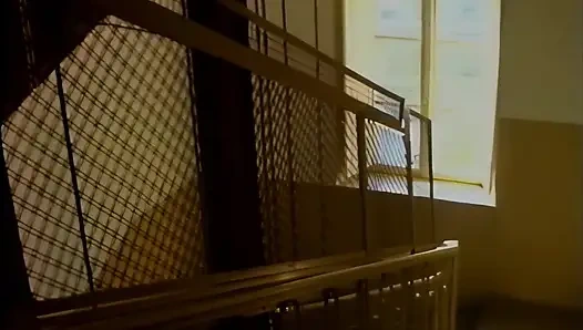 Gadis provokatif dan menantang