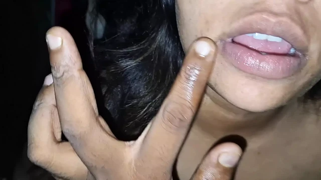 Sexy bhabhi ko apna chusya aur smoodh daal kar bhabhi ki chuti chati maje hi maje