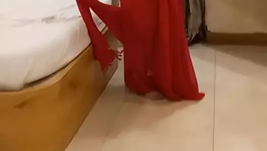 Indian BBW With Huge Boobs And Ass In Red Saree Musical Video