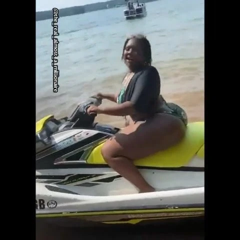 Brickhouse booty