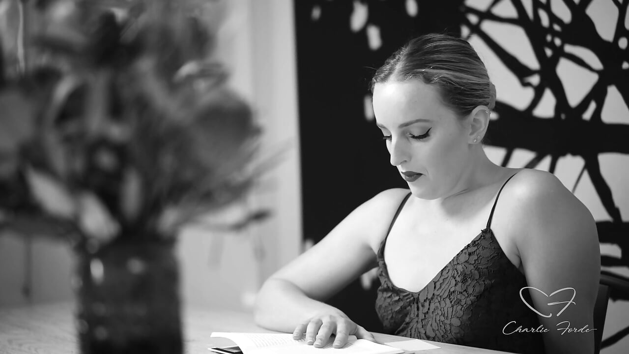 Ode to Hysterical Literature Featuring Charlie Forde, Amber Moore