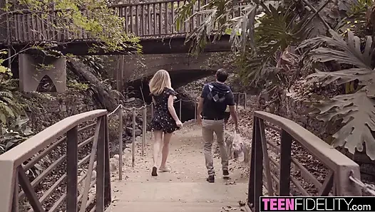 TEENFIDELITY Лила Фрай говорит взять презерватив