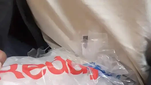 İlk kez amcığıma buz sokuyorum!