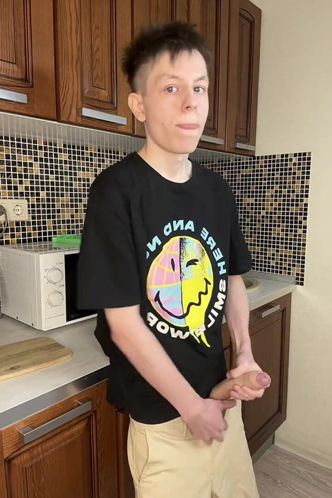 Young Twink's Gushing Cum Delight