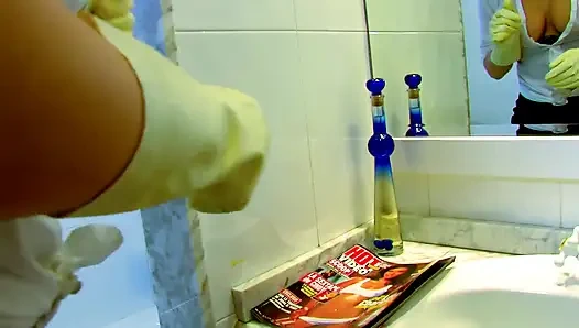Wajah cewek jalang ini dicrot sperma raksasa dan belasan kontol!