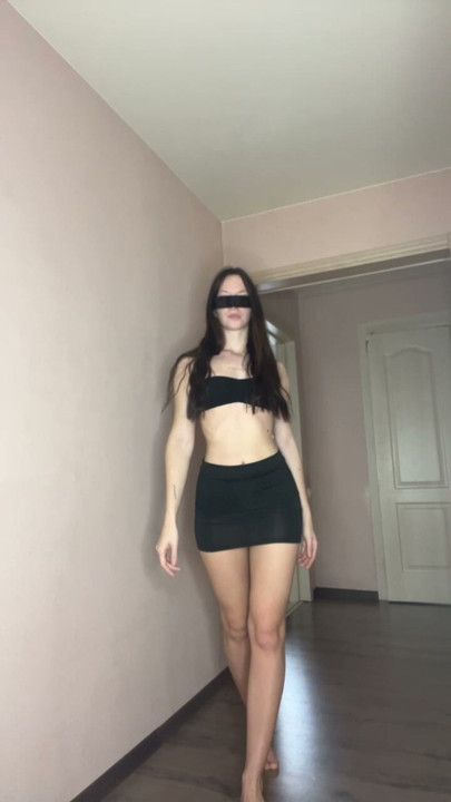 Tall women - black skirt