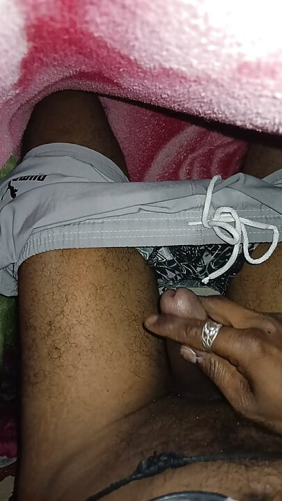 Bhabhi ka naam ka muth marna chahiye